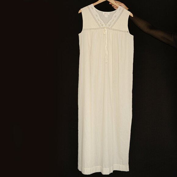Vintage Barbizon Nightgown MINT CONDITION - Picture 1 of 5